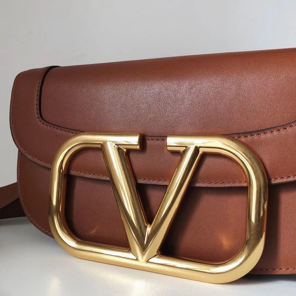 Valentino Supervee Crossbody Bag In Brown Leather